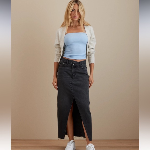 American Eagle Outfitters Dresses & Skirts - American Eagle Outfitters Skirt - 90’s hi-rise maxi black denim w/slit raw hem